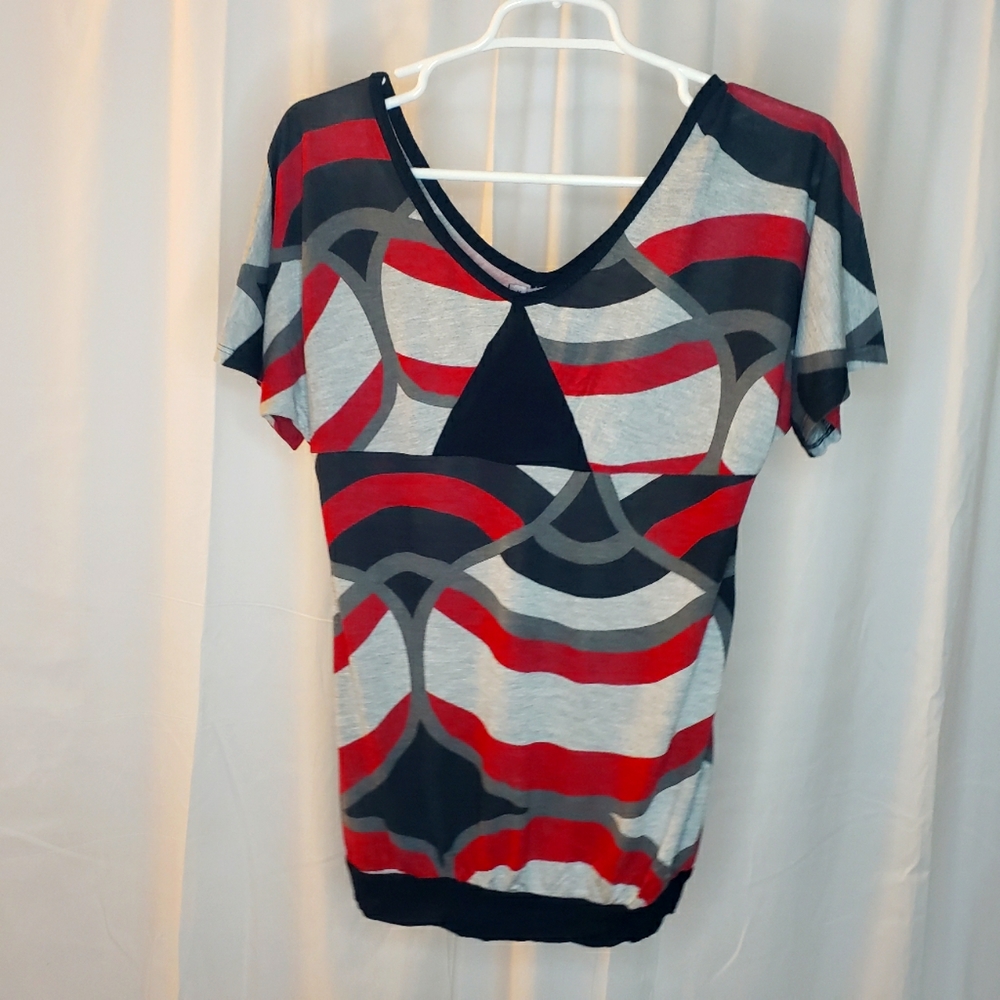 Monteau. Women's retro top. Short sleeved. Size small. Black, grey, red.